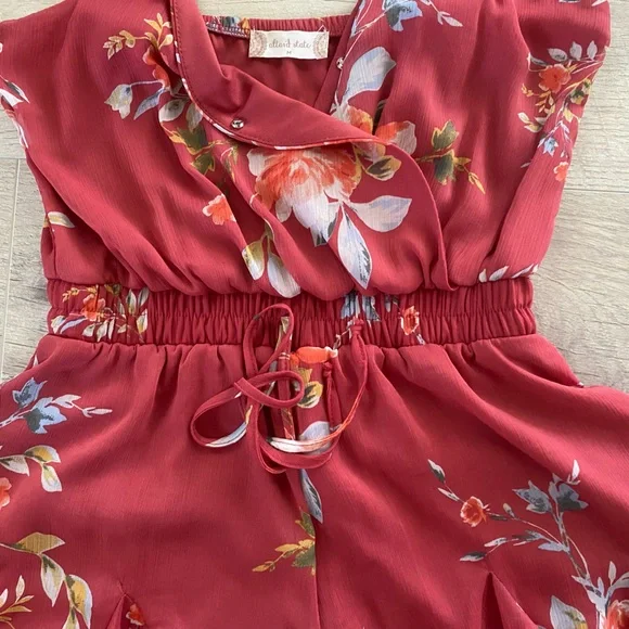 Floral shorts romper - Picture 2 of 3